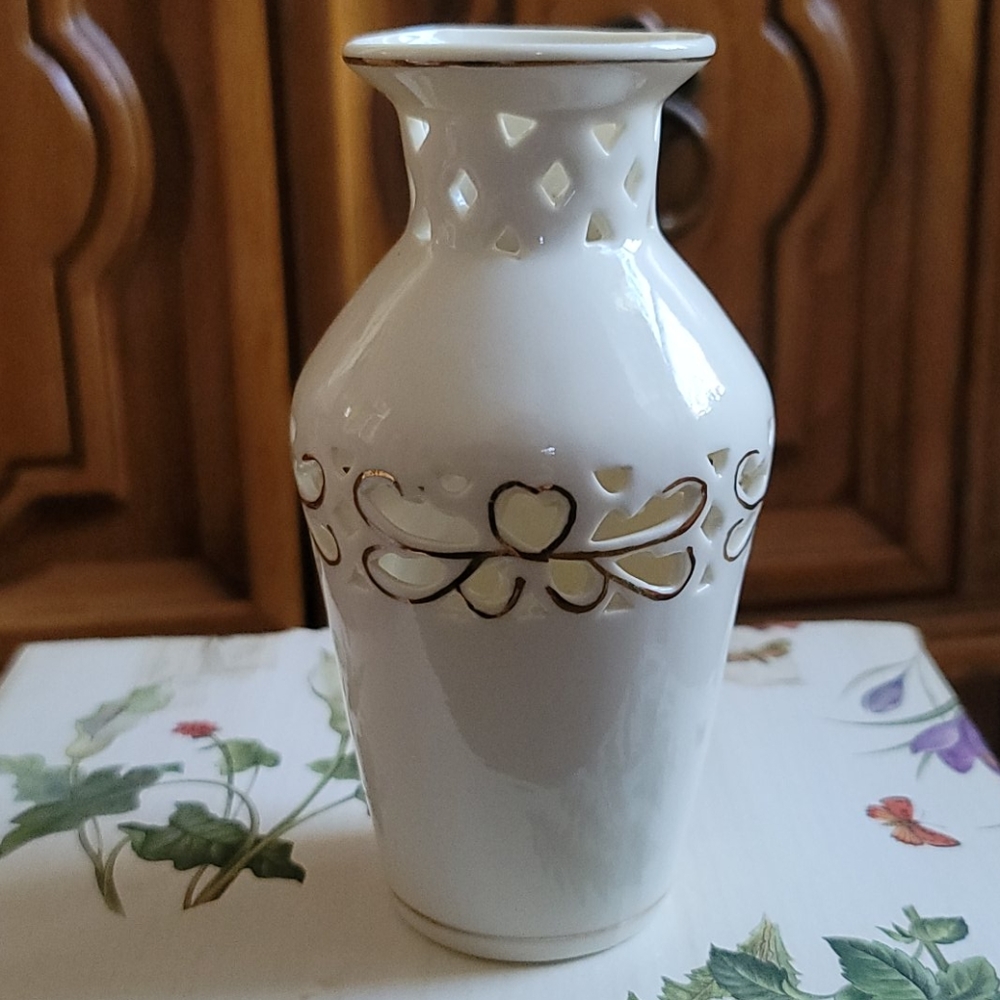 Ceramic Vace - Picture 2 of 3